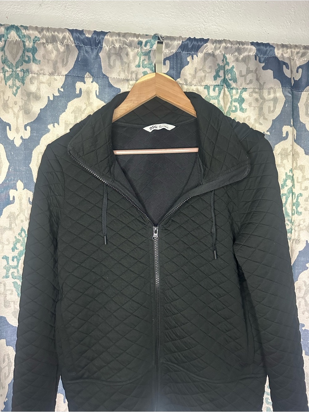 DSG Black Quilted Athletic Hoodie Jacket Size Medium